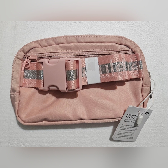 lululemon athletica Handbags - 💛💜Lululemon Everywhere Belt Bag 1L💛💜